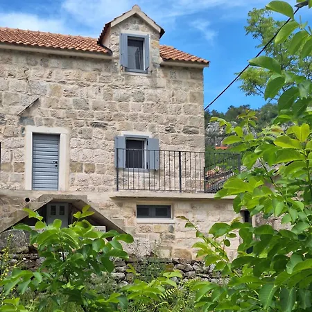 Stone House Gazda Casa de Férias Omiš
