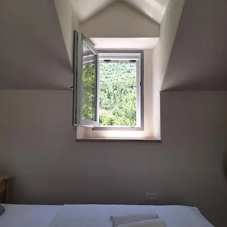 Vikendica Stone House Gazda Omis