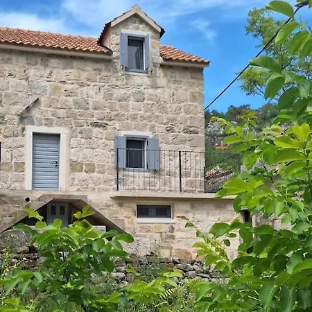 Stone House Gazda Casa de Férias *