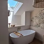 Stone House Gazda Omis