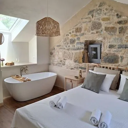 Stone House Gazda בית נופש אומיס