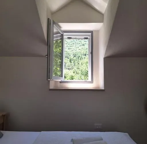 Vikendica Stone House Gazda Omis